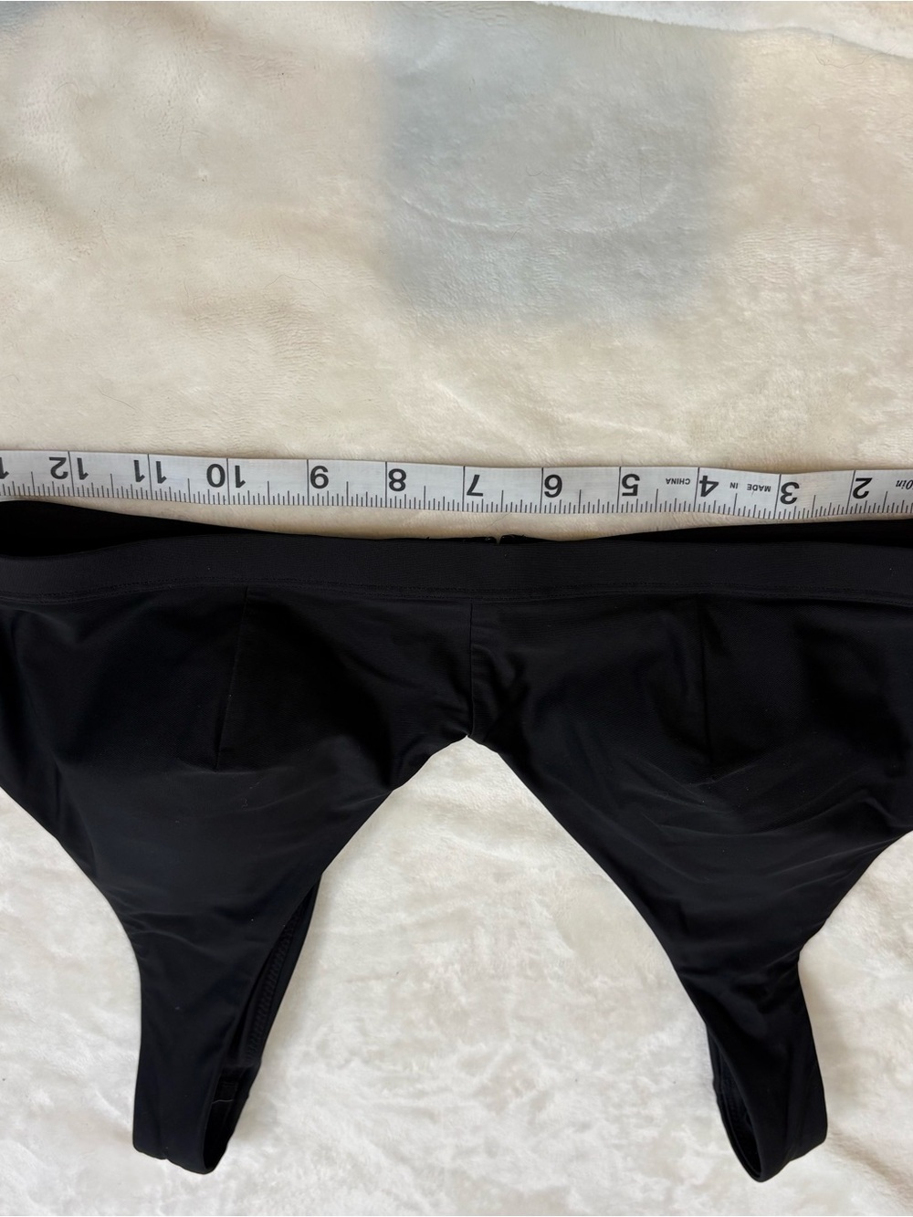 Lululemon Swim Black Bikini Top Size 6 removable cups - Picture 5 of 6